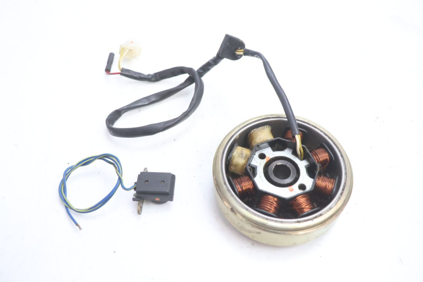 photo de ROTOR STATOR PEUGEOT V-CLIC VCLIC 50 (2007 - 2013) - Zbliżenie techniczne