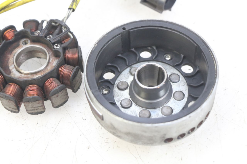 photo de ROTOR STATOR PIAGGIO VESPA LXV 125 (2006 - 2009) - Zbliżenie techniczne