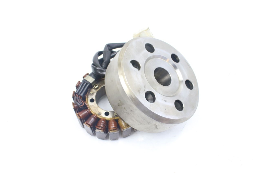 photo de ROTOR STATOR HONDA VFR FI RC46 800 (1998 - 2001) - Zbliżenie techniczne