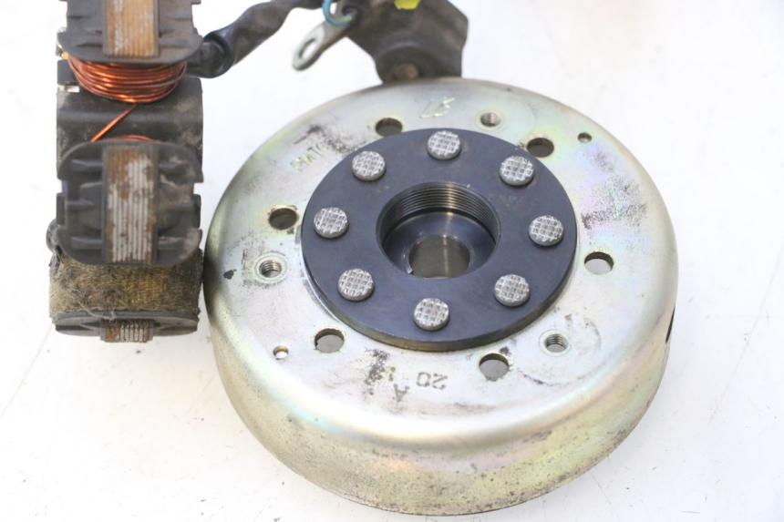 photo de ROTOR STATOR PEUGEOT VIVACITY NEW 2T 50 (2008 - 2017) - Szczegóły charakterystyczne