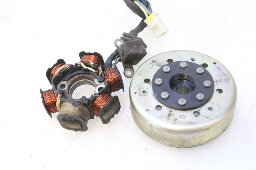 photo de ROTOR STATOR PEUGEOT VIVACITY NEW 2T 50 (2008 - 2017) - Widok z bliska