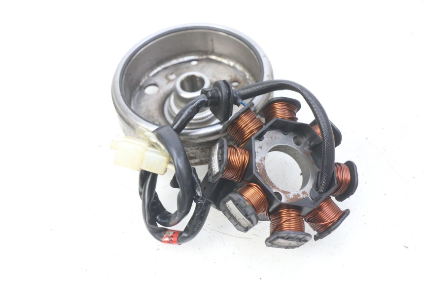 photo de ROTOR STATOR PEUGEOT VIVACITY NEW 4T 50 (2008 - 2017) - Zoom stanu zużycia