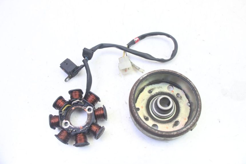 photo de ROTOR STATOR PEUGEOT VIVACITY NEW 4T 50 (2008 - 2017) - Szczegół części