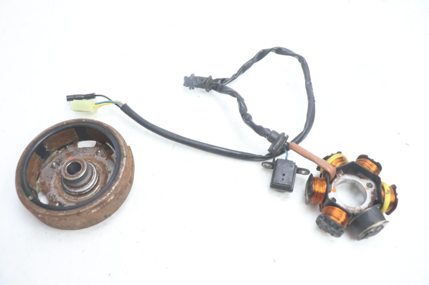 photo de ROTOR STATOR PEUGEOT VIVACITY 50 (2004 - 2009) - Szczegół części