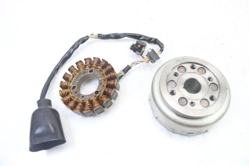 photo de ROTOR STATOR YAMAHA X-MAX XMAX 125 (2010 - 2013) - Widok główny