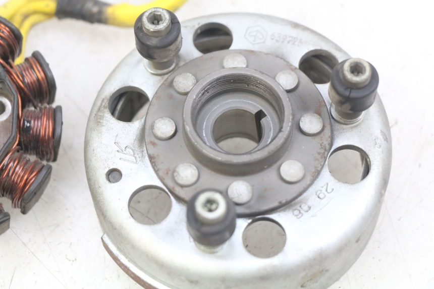 photo de ROTOR STATOR PIAGGIO X8 125 (2004 - 2007) - Stan powierzchni