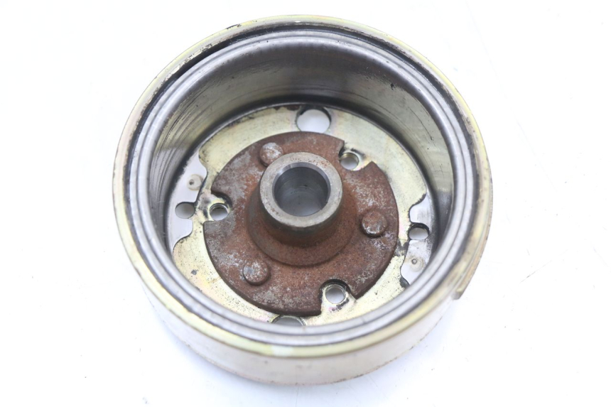 photo de ROTOR STATOR YAMAHA YE ZEST 50 (1992 - 1998) - Zbliżenie techniczne
