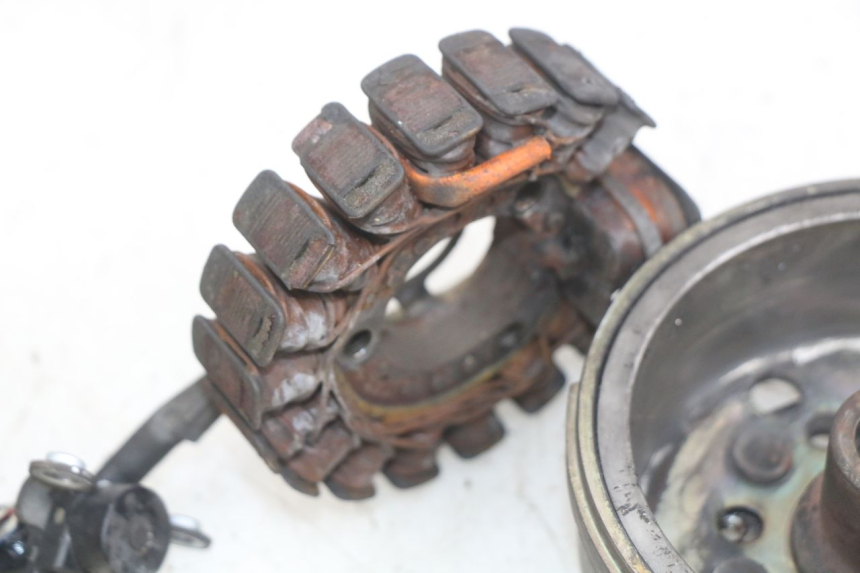 photo de ROTOR STATOR YAMAHA YP MAJESTY 125 (1998 - 2001) - Zbliżenie techniczne