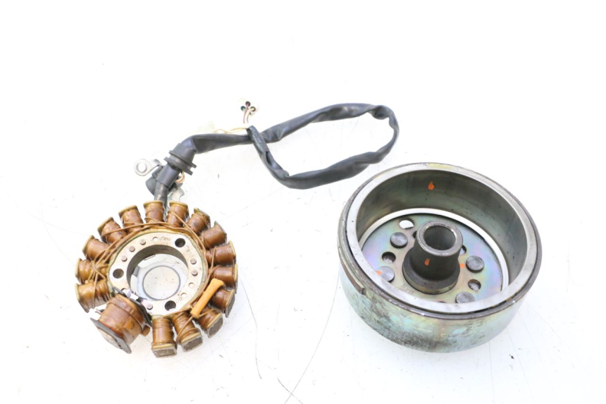 photo de ROTOR STATOR YAMAHA YP MAJESTY 125 (1998 - 2001) - Szczegół części