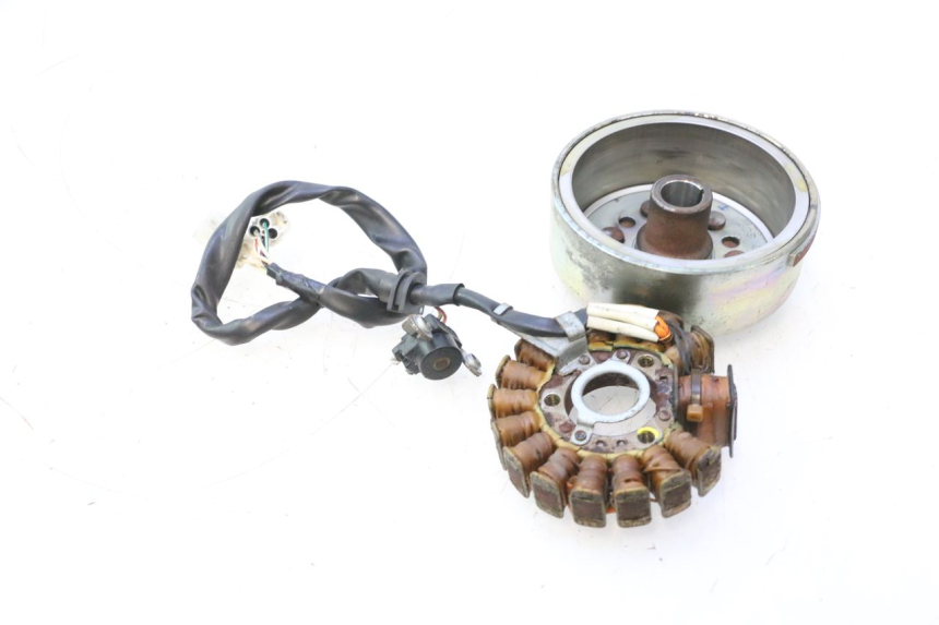 photo de ROTOR STATOR YAMAHA YP MAJESTY 125 (2002 - 2006) - Szczegóły charakterystyczne