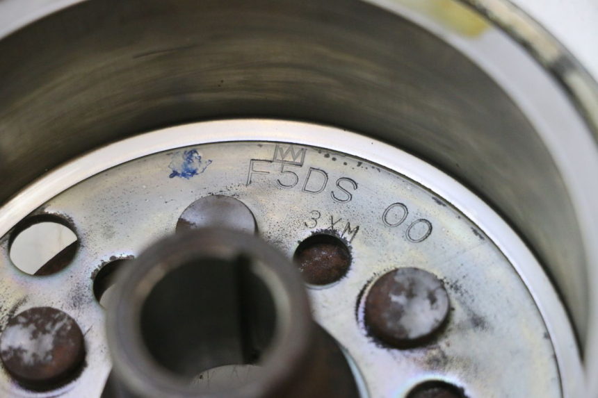 photo de ROTOR STATOR YAMAHA YP MAJESTY 125 (2002 - 2006) - Widok z bliska