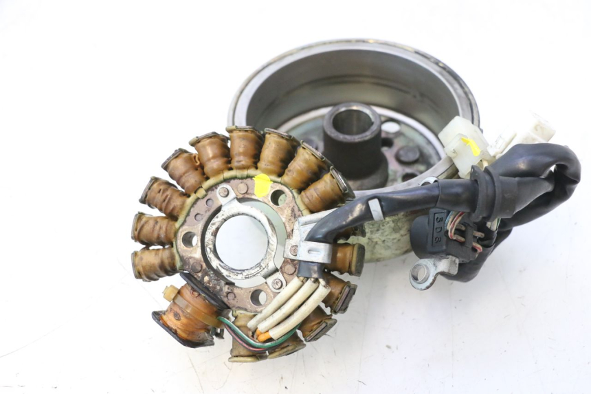 photo de ROTOR STATOR YAMAHA YP MAJESTY 125 (1998 - 2001) - Zbliżenie techniczne