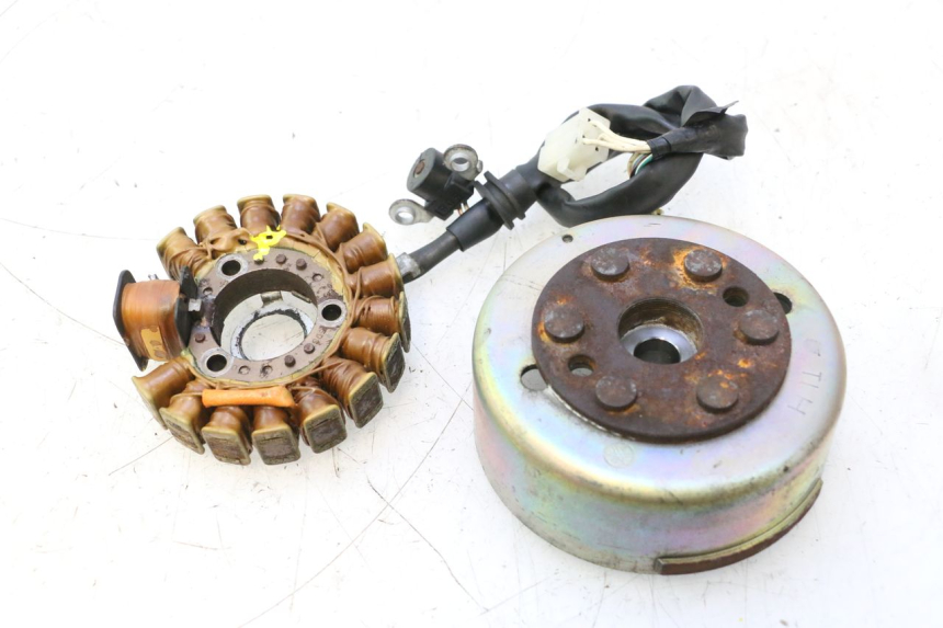 photo de ROTOR STATOR YAMAHA YP MAJESTY 125 (2002 - 2006) - Widok główny