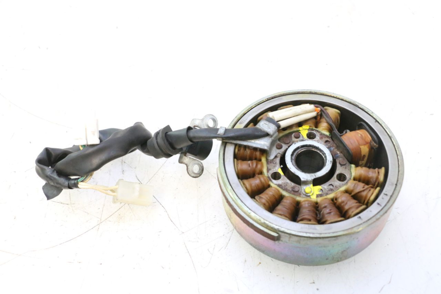 photo de ROTOR STATOR YAMAHA YP MAJESTY 125 (2002 - 2006) - Szczegół części