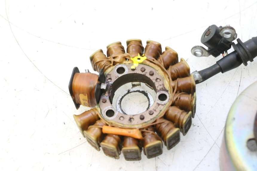 photo de ROTOR STATOR YAMAHA YP MAJESTY 125 (2002 - 2006) - Szczegóły charakterystyczne