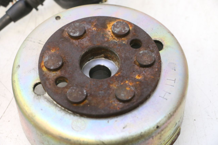 photo de ROTOR STATOR YAMAHA YP MAJESTY 125 (2002 - 2006) - Zbliżenie komponentów