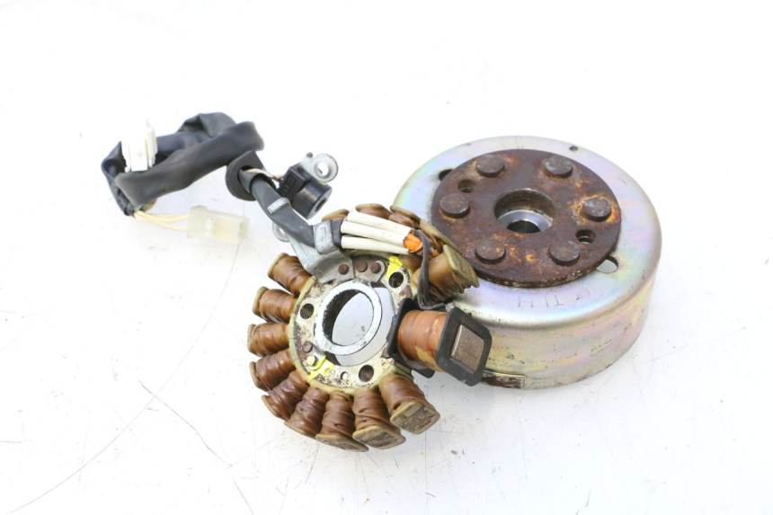 photo de ROTOR STATOR YAMAHA YP MAJESTY 125 (2002 - 2006) - Zbliżenie techniczne