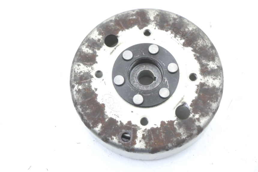 photo de ROTOR STATOR UNIVERSAL BIKE ZN50QT-11B 50 (2018 - 2021) - Inny kąt widzenia