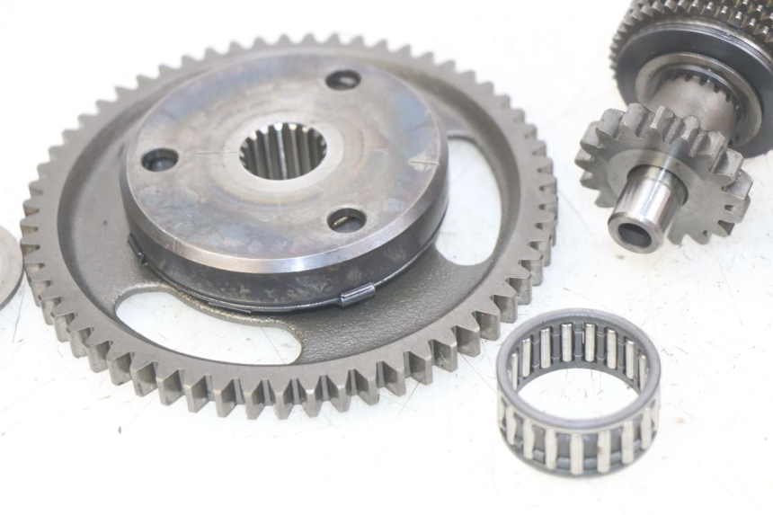 photo de WOLNOBIEG ROZRUSZNIKA SUZUKI BURGMAN 650 (2002 - 2004) - Zbliżenie techniczne