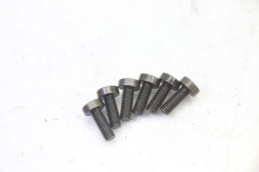 photo de WOLNOBIEG ROZRUSZNIKA HONDA CBR RR FIREBLADE 900 (1992 - 1994) - Oznaczenia i referencje