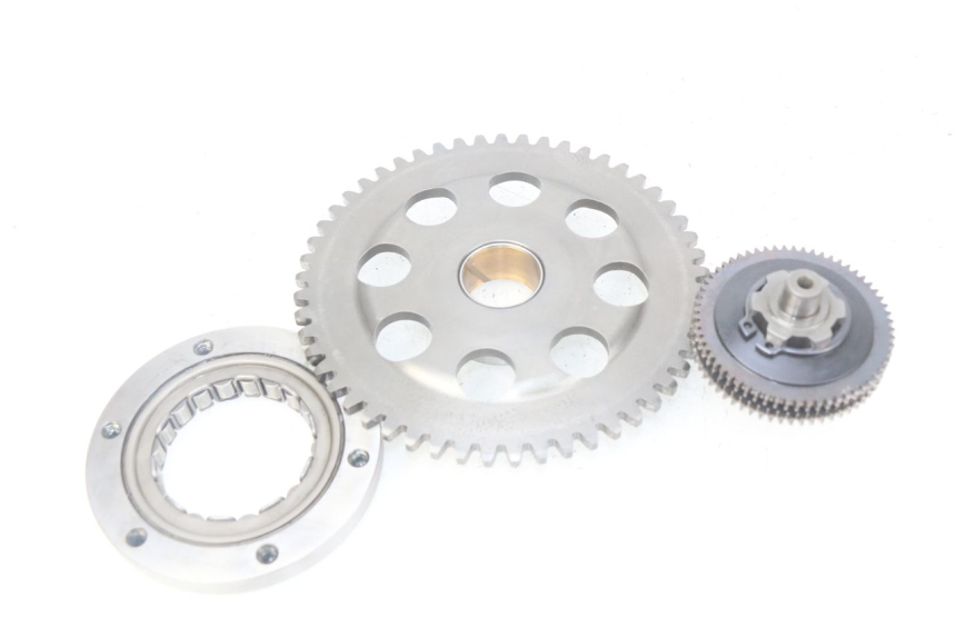 photo de WOLNOBIEG ROZRUSZNIKA APRILIA SRV 850 (2012 - 2017) - Zbliżenie techniczne