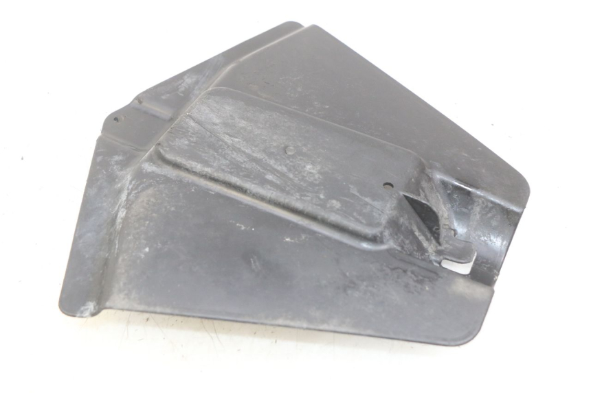 photo de OSŁONA SILNIKA PIAGGIO FLY 2T 50 (2004 - 2017) - Zoom stanu zużycia