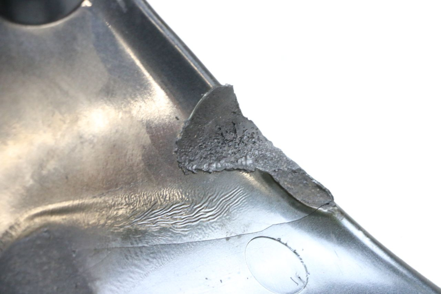 photo de OSŁONA SILNIKA KAWASAKI GPZ RX 1000 (1986 - 1988) - Zoom stanu zużycia