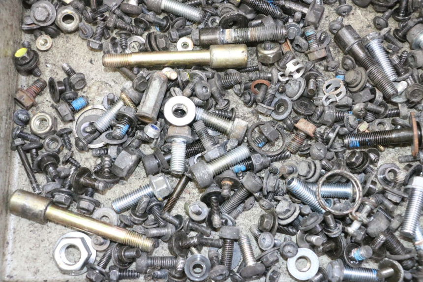 photo de WOREK ŚRUB I WKRĘTÓW QUADRO 4 4D 350 (2015 - 2018) - Inny kąt widzenia