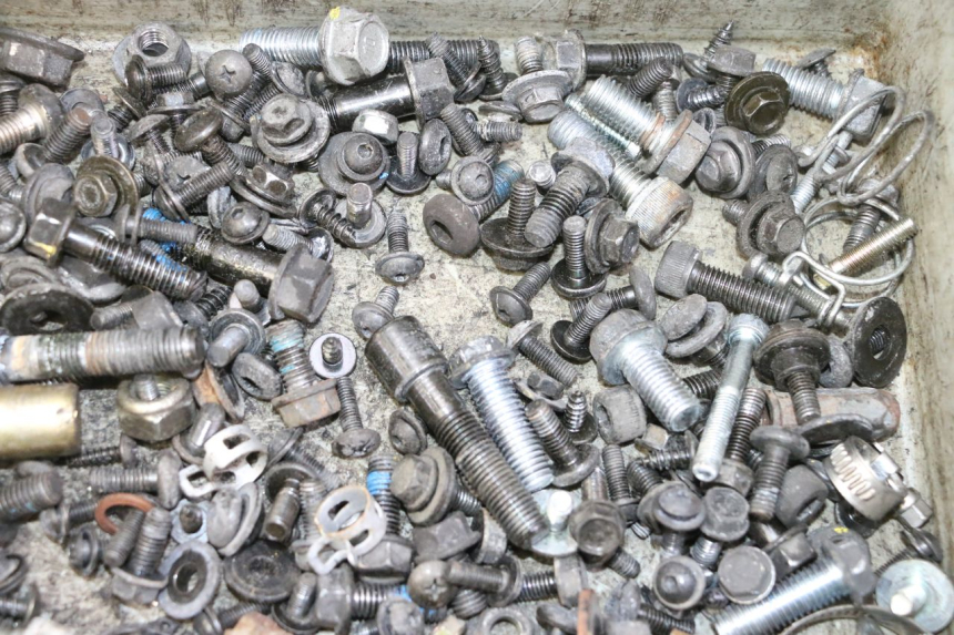 photo de WOREK ŚRUB I WKRĘTÓW QUADRO 4 4D 350 (2015 - 2018) - Widok ogólny