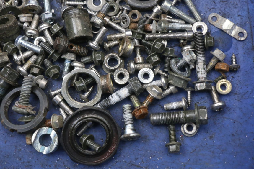 photo de WOREK ŚRUB I WKRĘTÓW E-MAX 80L 1 (2011 - 2014) - Zbliżenie techniczne