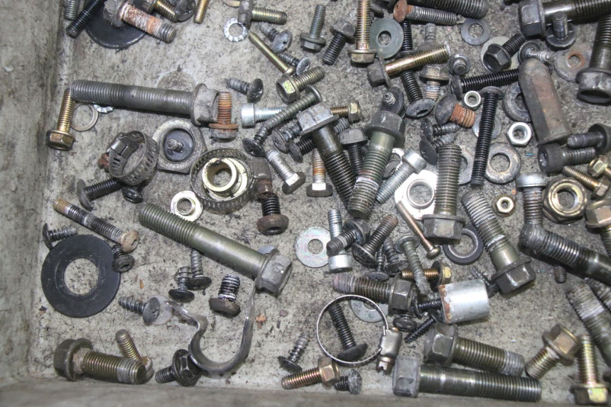 photo de WOREK ŚRUB I WKRĘTÓW ADIVA AD3 300 (2014 - 2020) - Inny kąt widzenia