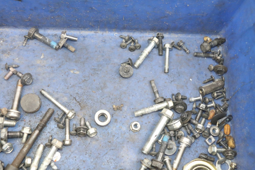 photo de WOREK ŚRUB I ŚRUBEK KYMCO AGILITY 16+ 4T 50 (2018 - 2023) - Inny kąt widzenia