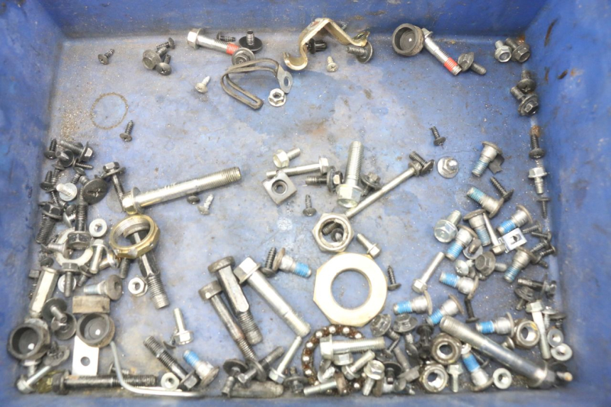 photo de TORBA ZESTAW ŚRUB I WKRĘTÓW KYMCO AGILITY 4T 50 (2018 - 2022) - Widok główny