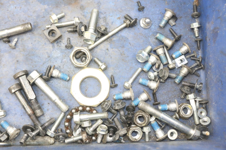 photo de TORBA ZESTAW ŚRUB I WKRĘTÓW KYMCO AGILITY 4T 50 (2018 - 2022) - Zoom stanu zużycia