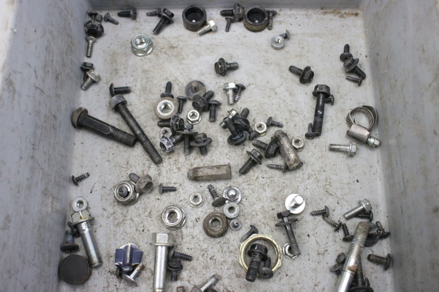 photo de TORBA ZESTAW ŚRUB I WKRĘTÓW KYMCO AGILITY 4T 50 (2018 - 2022) - Zoom stanu zużycia