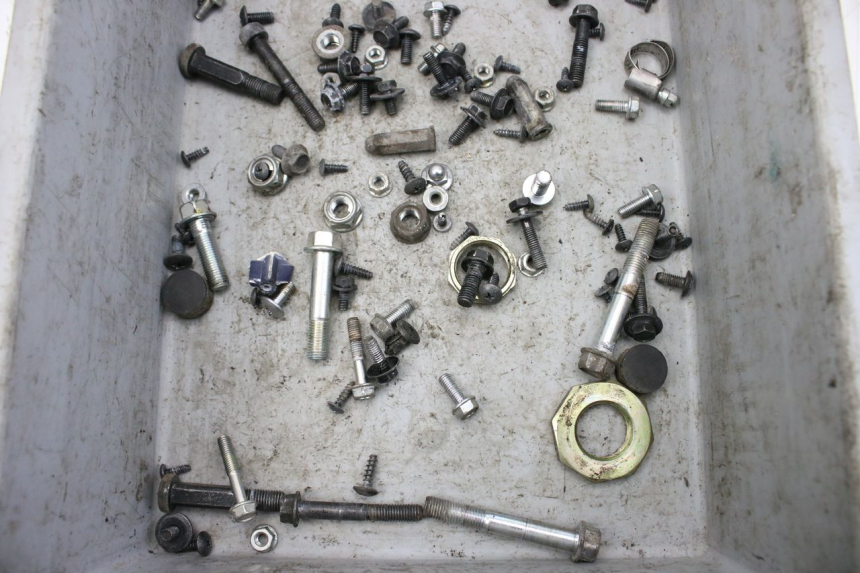 photo de TORBA ZESTAW ŚRUB I WKRĘTÓW KYMCO AGILITY 4T 50 (2018 - 2022) - Inny kąt widzenia