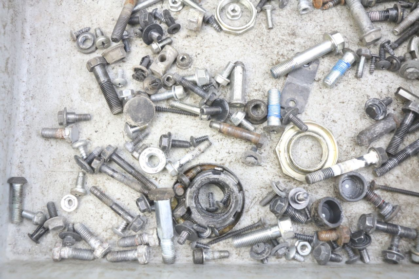 photo de TORBA ZESTAW ŚRUB I WKRĘTÓW KYMCO AGILITY 4T 50 (2018 - 2022) - Zoom stanu zużycia