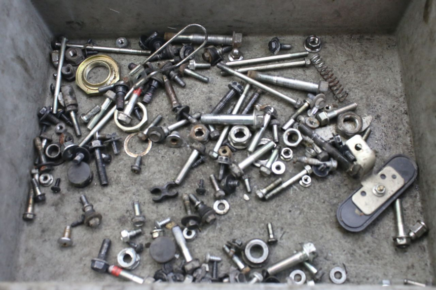 photo de TORBA ZESTAW ŚRUB I WKRĘTÓW KYMCO AGILITY 4T 50 (2018 - 2022) - Widok główny