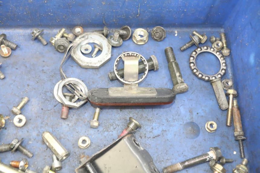 photo de WOREK ŚRUB I WKRĘTÓW KYMCO AGILITY 4T 50 (2005 - 2018) - Inny kąt widzenia