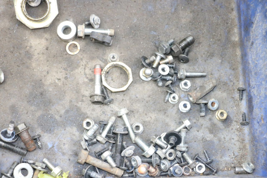 photo de TORBA ZESTAW ŚRUB I WKRĘTÓW KYMCO AGILITY 4T 50 (2018 - 2022) - Zoom stanu zużycia