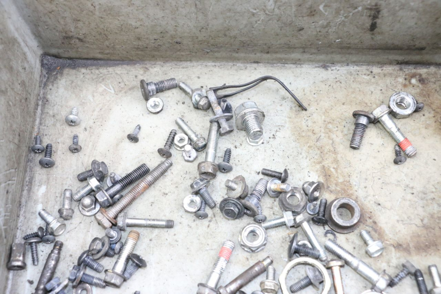 photo de TORBA ZESTAW ŚRUB I WKRĘTÓW KYMCO AGILITY 4T 50 (2018 - 2022) - Zoom stanu zużycia