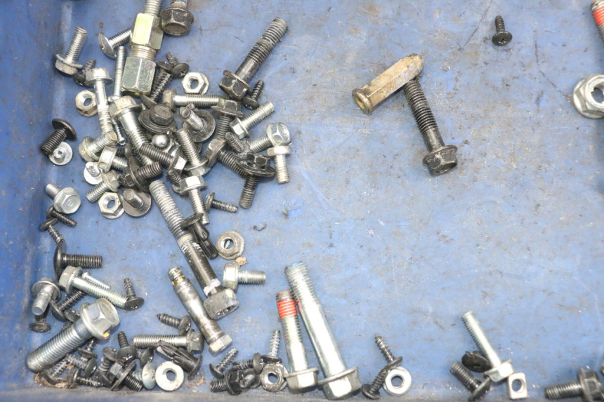 photo de TORBA ZESTAW ŚRUB I WKRĘTÓW KYMCO AGILITY 4T 50 (2018 - 2022) - Zoom stanu zużycia