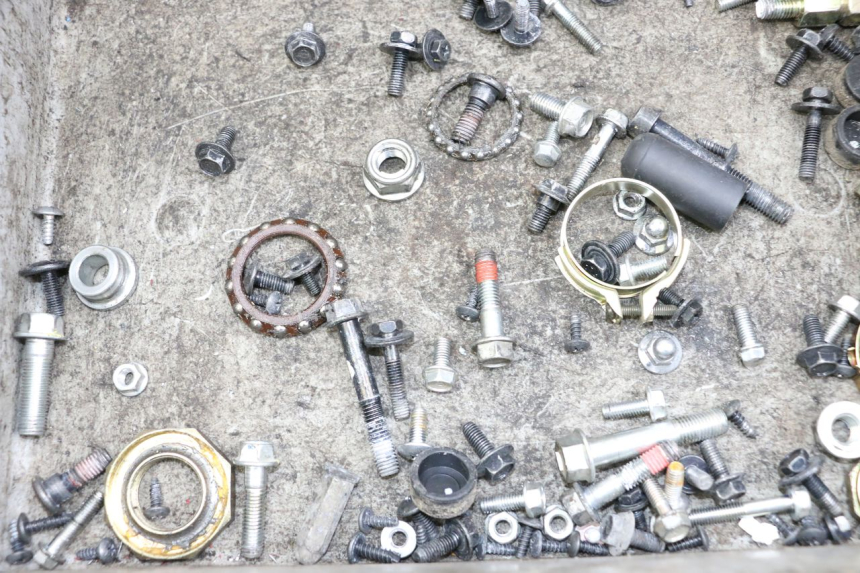 photo de TORBA ZESTAW ŚRUB I WKRĘTÓW KYMCO AGILITY 4T 50 (2018 - 2022) - Szczegół części