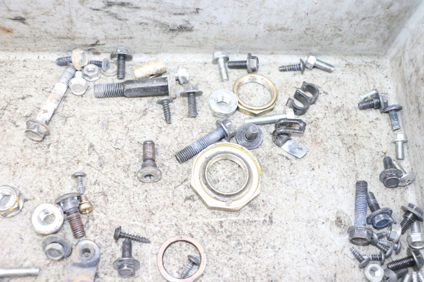 photo de TORBA ZESTAW ŚRUB I WKRĘTÓW KYMCO AGILITY 4T 50 (2018 - 2022) - Zbliżenie techniczne