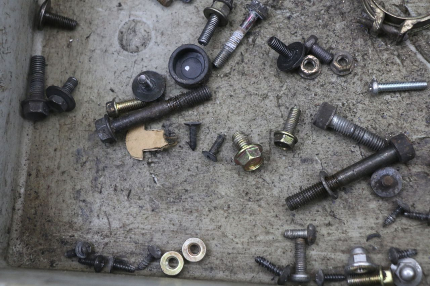 photo de WOREK ŚRUB I WKRĘTÓW KYMCO AGILITY CARRY 50 (2011 - 2020) - Inny kąt widzenia