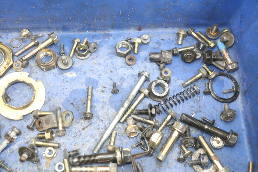 photo de WOREK ŚRUB I WKRĘTÓW KYMCO AGILITY NAKED RENOUVO 2T 50 (2011 - 2018) - Inny kąt widzenia