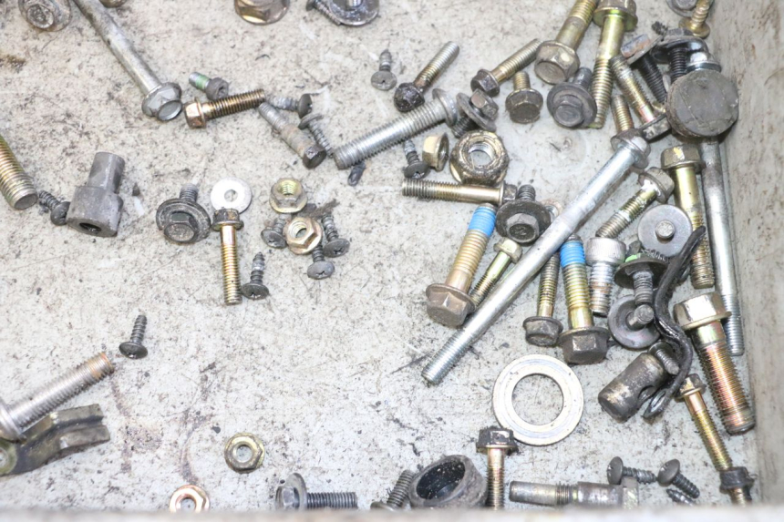 photo de WOREK ŚRUB I WKRĘTÓW KYMCO AGILITY NAKED RENOUVO 2T 50 (2011 - 2018) - Inny kąt widzenia