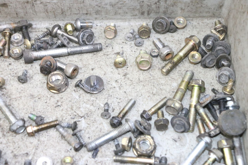 photo de WOREK ŚRUB I WKRĘTÓW KYMCO AGILITY NAKED RENOUVO 2T 50 (2011 - 2018) - Zbliżenie techniczne