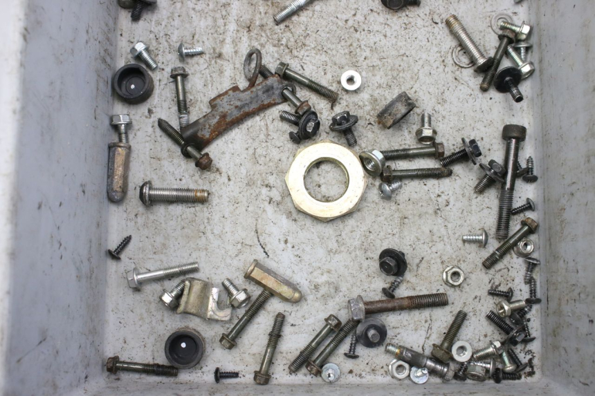 photo de WOREK ŚRUB I WKRĘTÓW KYMCO AGILITY NAKED RENOUVO 4T 50 (2018 - 2020) - Zoom stanu zużycia