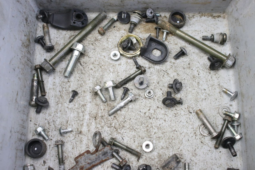 photo de WOREK ŚRUB I WKRĘTÓW KYMCO AGILITY NAKED RENOUVO 4T 50 (2018 - 2020) - Inny kąt widzenia